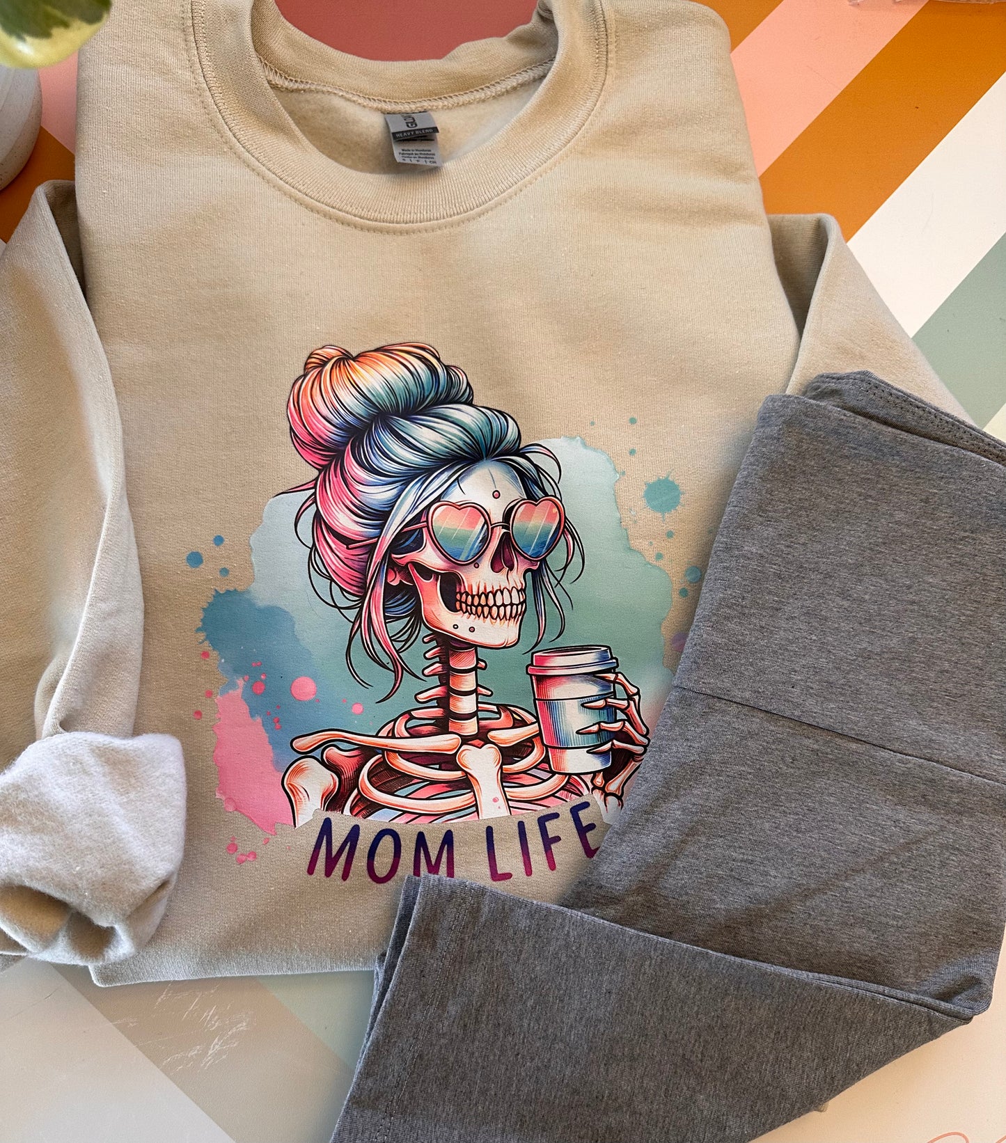 Caffeinated momma pullover ๐