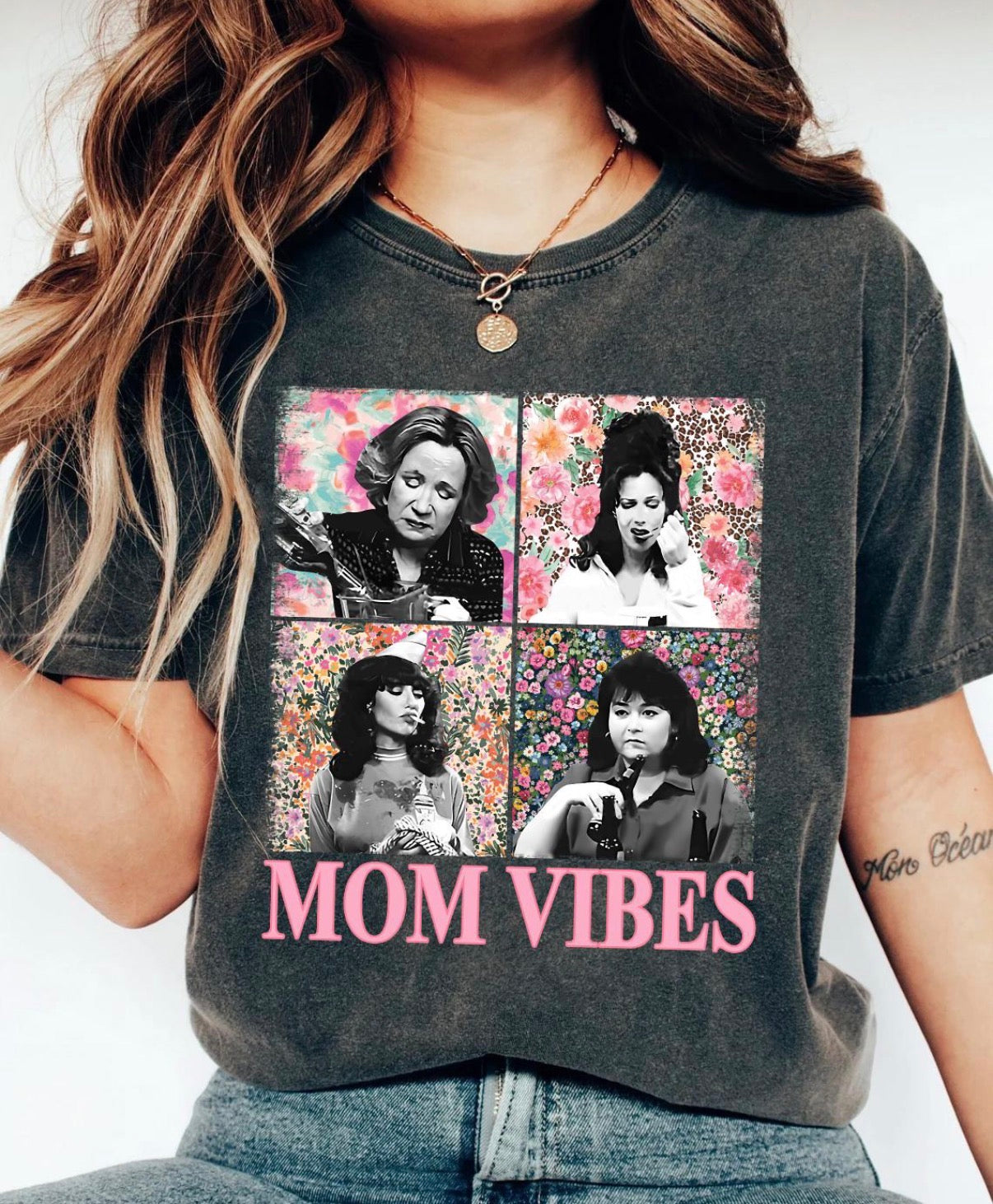 Mom vibes T-shirt 💕