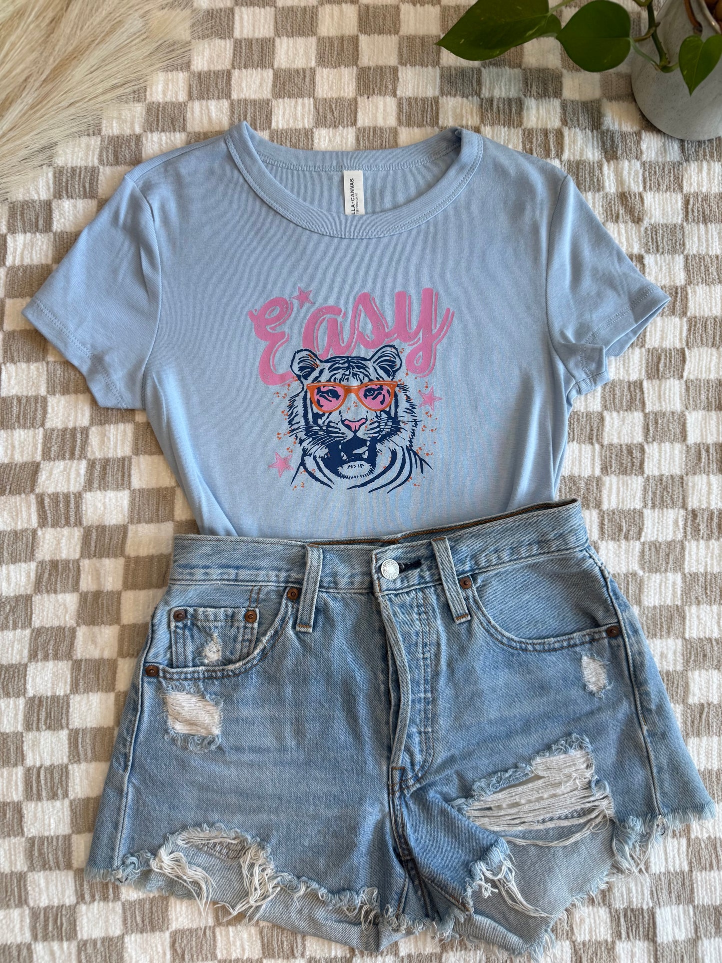 Easy tiger tee 💕