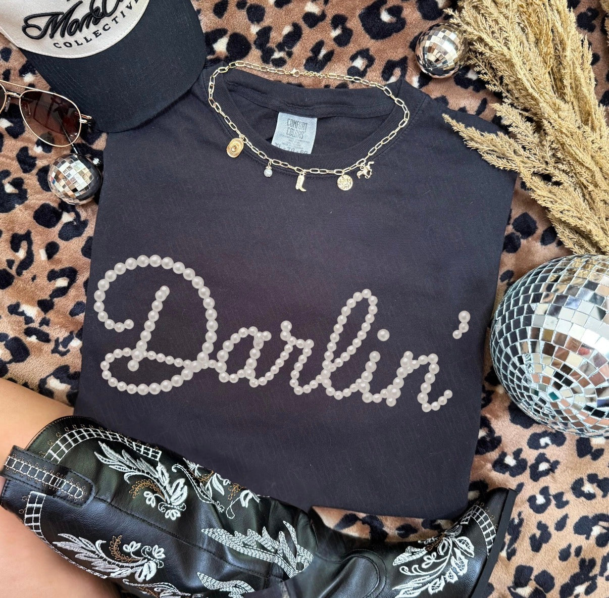 Darlin’ pearl T-Shirt