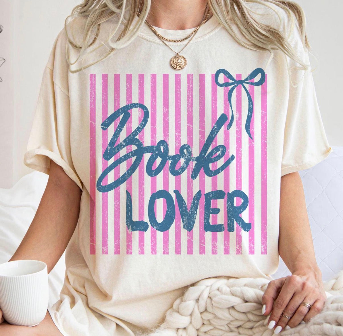 Book Lover T-shirt 📚