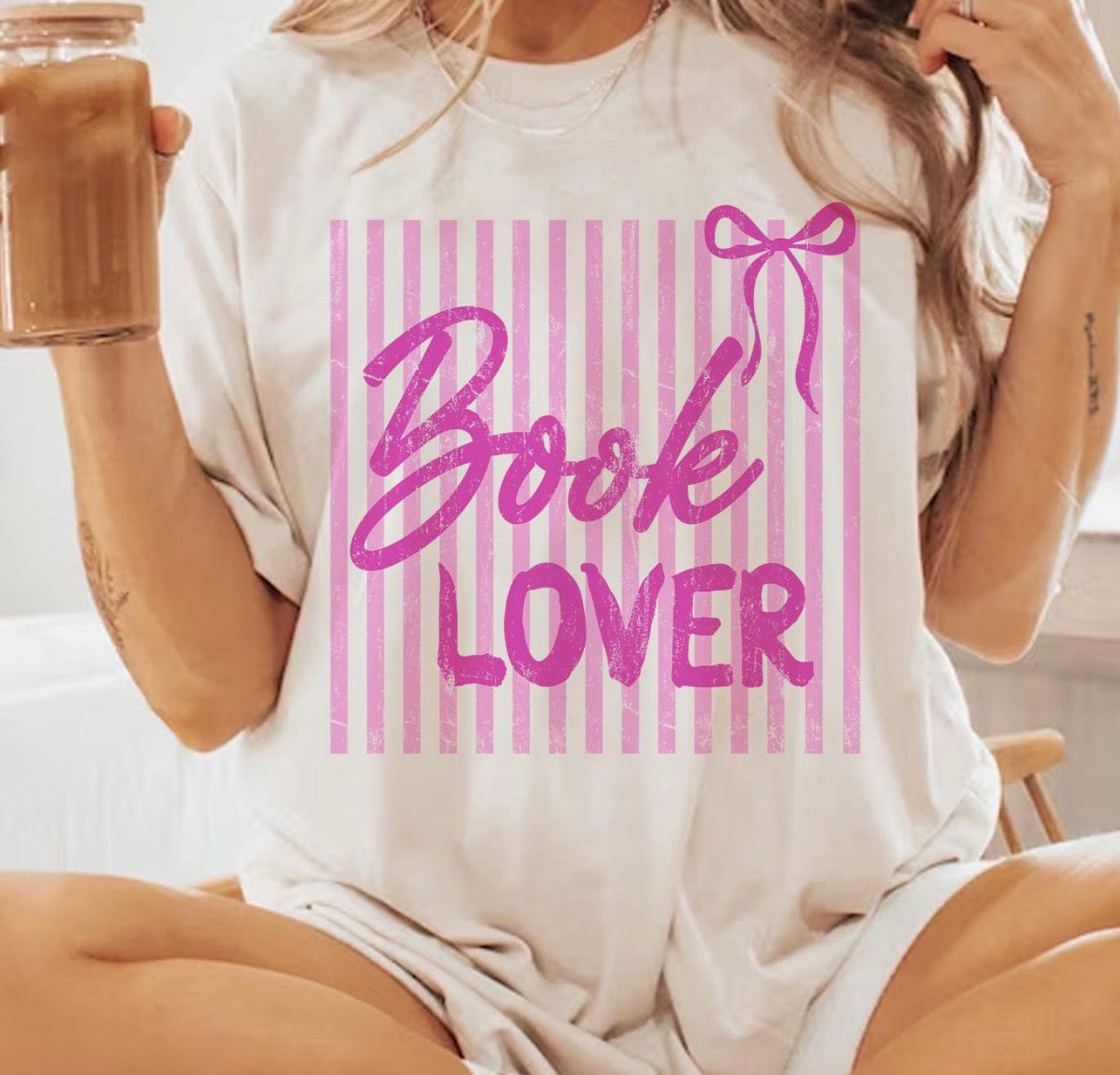 Book Lover T-shirt 📚