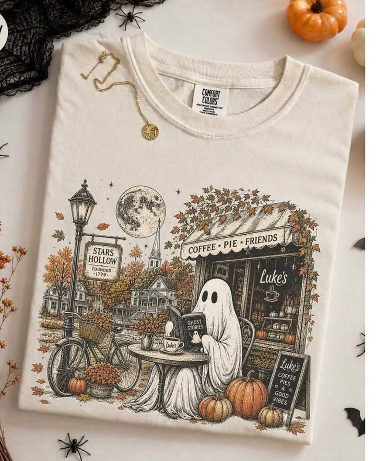 Stars Hollow T-shirt & Mockneck Sweater