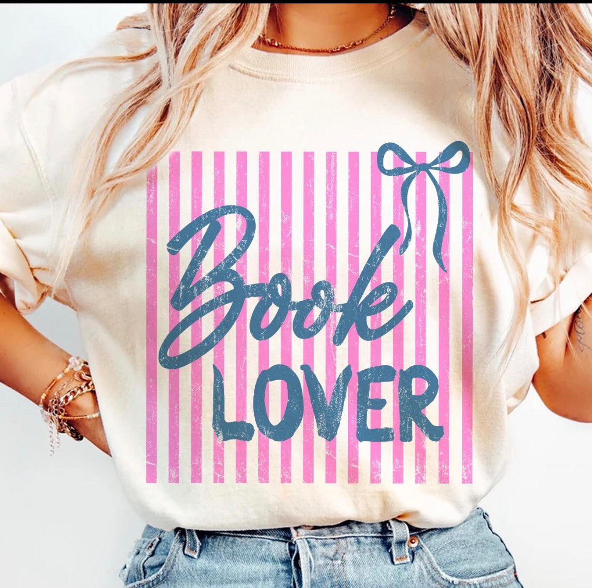 Book Lover T-shirt 📚